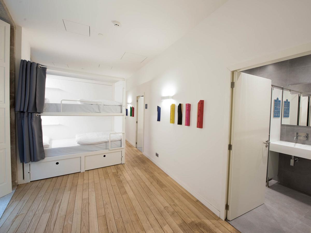 Bluesock Hostels Oporto Exterior foto A typical bedroom