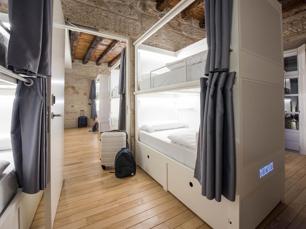Bluesock Hostels Oporto Exterior foto A typical room at the hotel