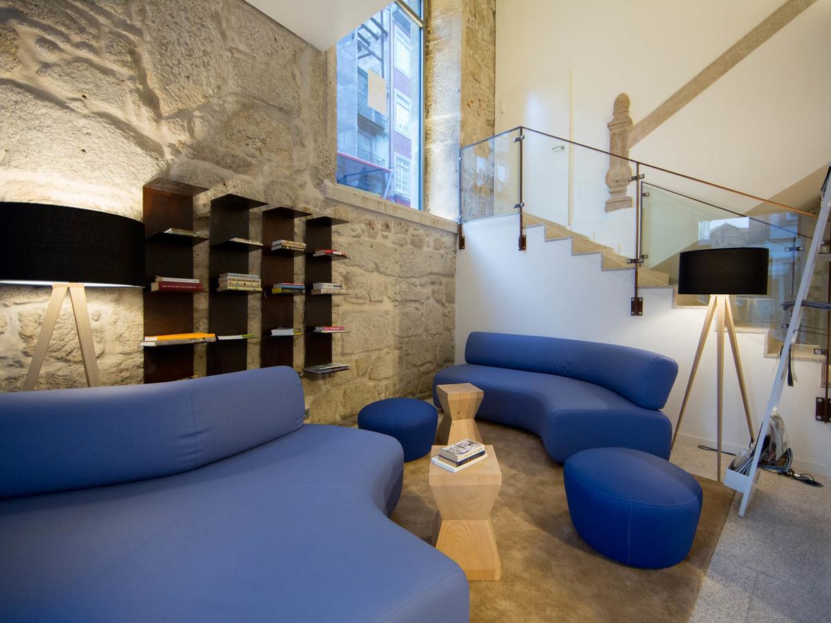 Bluesock Hostels Oporto Exterior foto The interior of the hotel