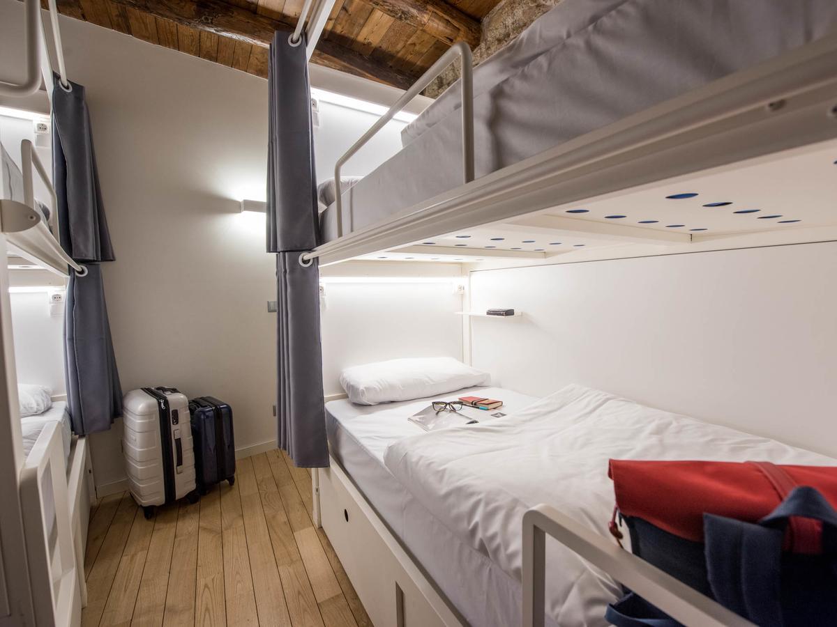 Bluesock Hostels Oporto Exterior foto A typical room at the hotel