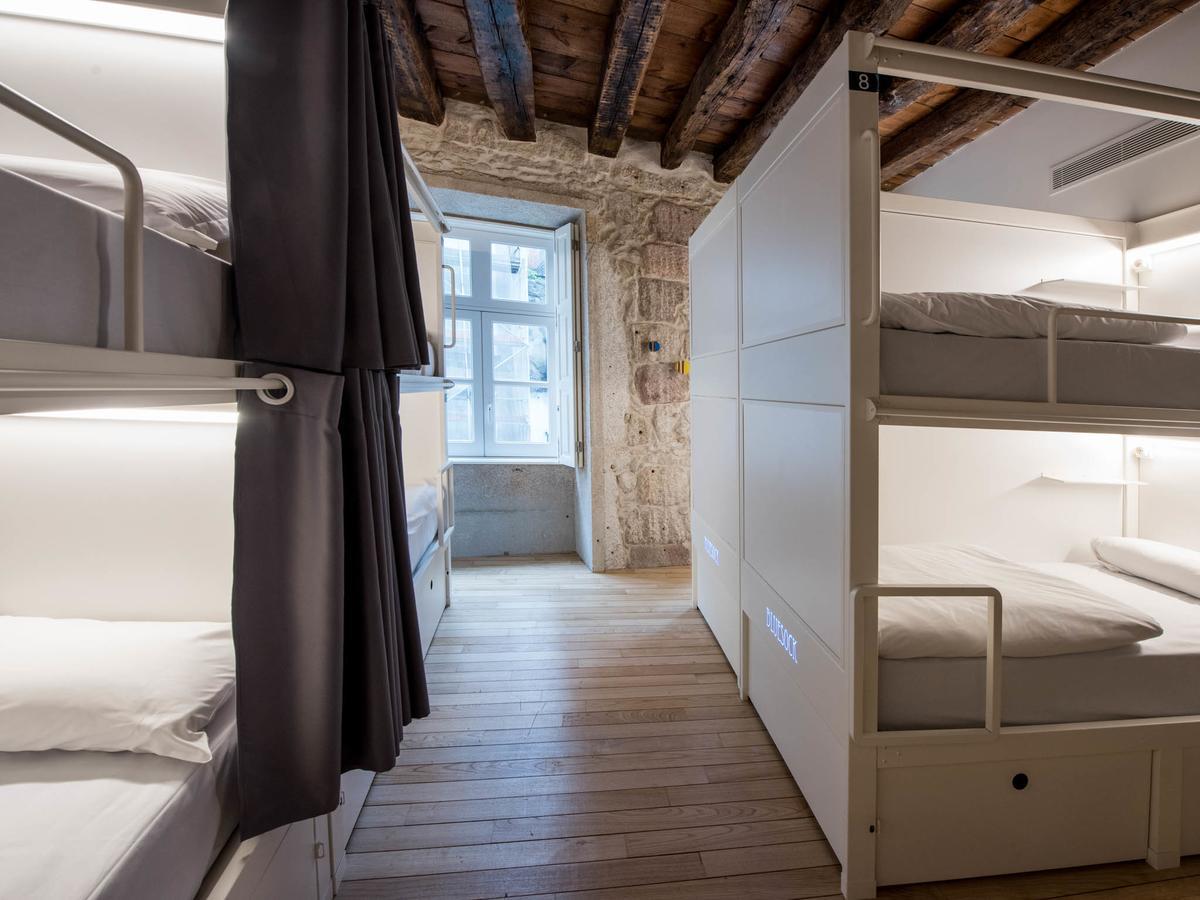 Bluesock Hostels Oporto Exterior foto Hostel room in Berlin