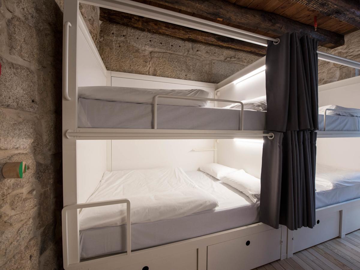 Bluesock Hostels Oporto Exterior foto A bunk bed